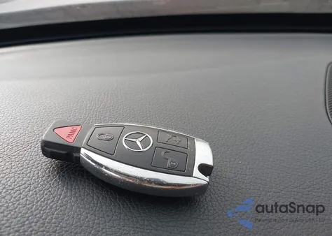 2016 Mercedes-Benz C 300 из США, поврежденный, VIN 55SWF4JB1GU124126